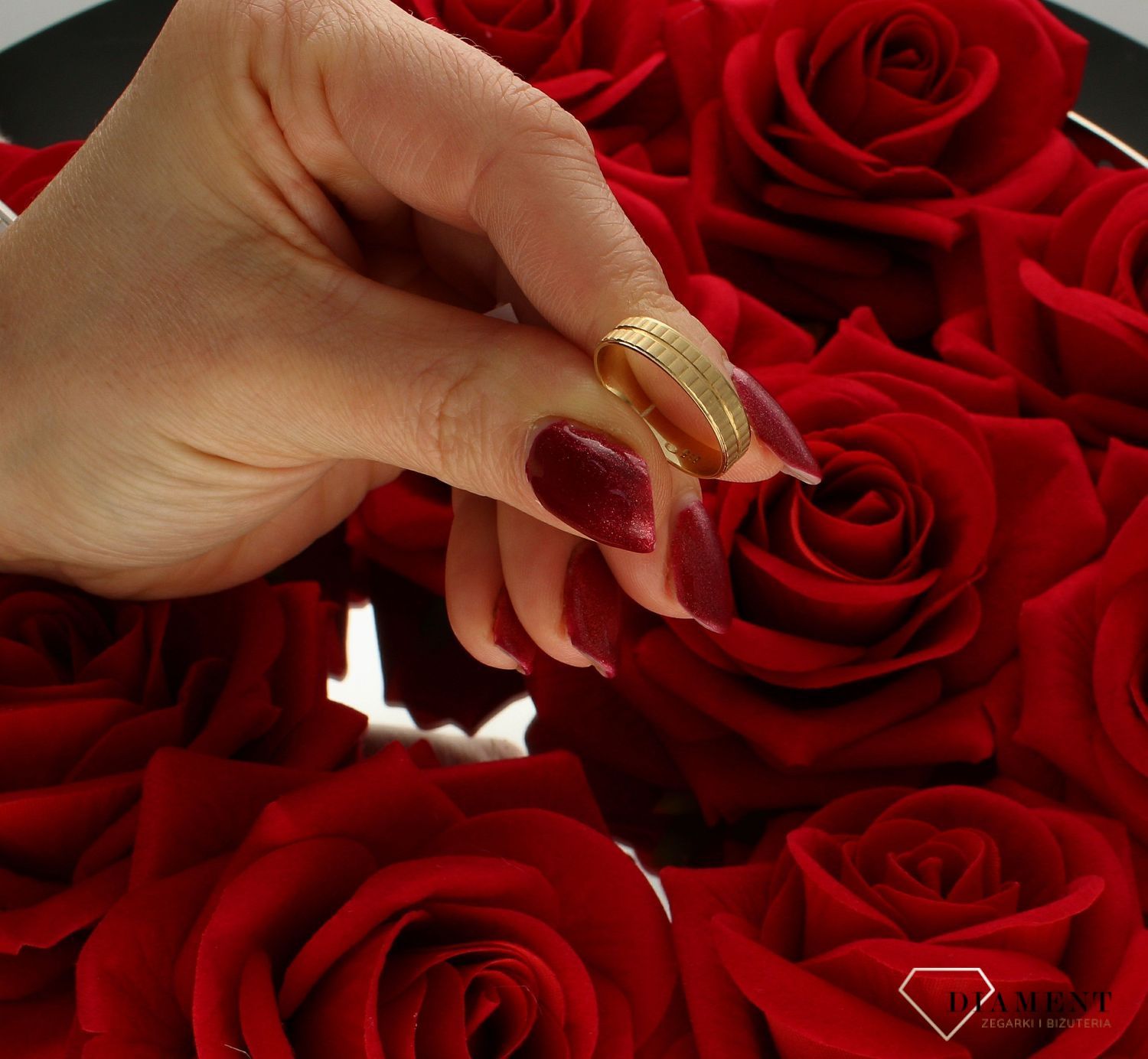 Złota obrączka ślubna klasyczna – żółte złoto, szerokość 4 mm.jpg